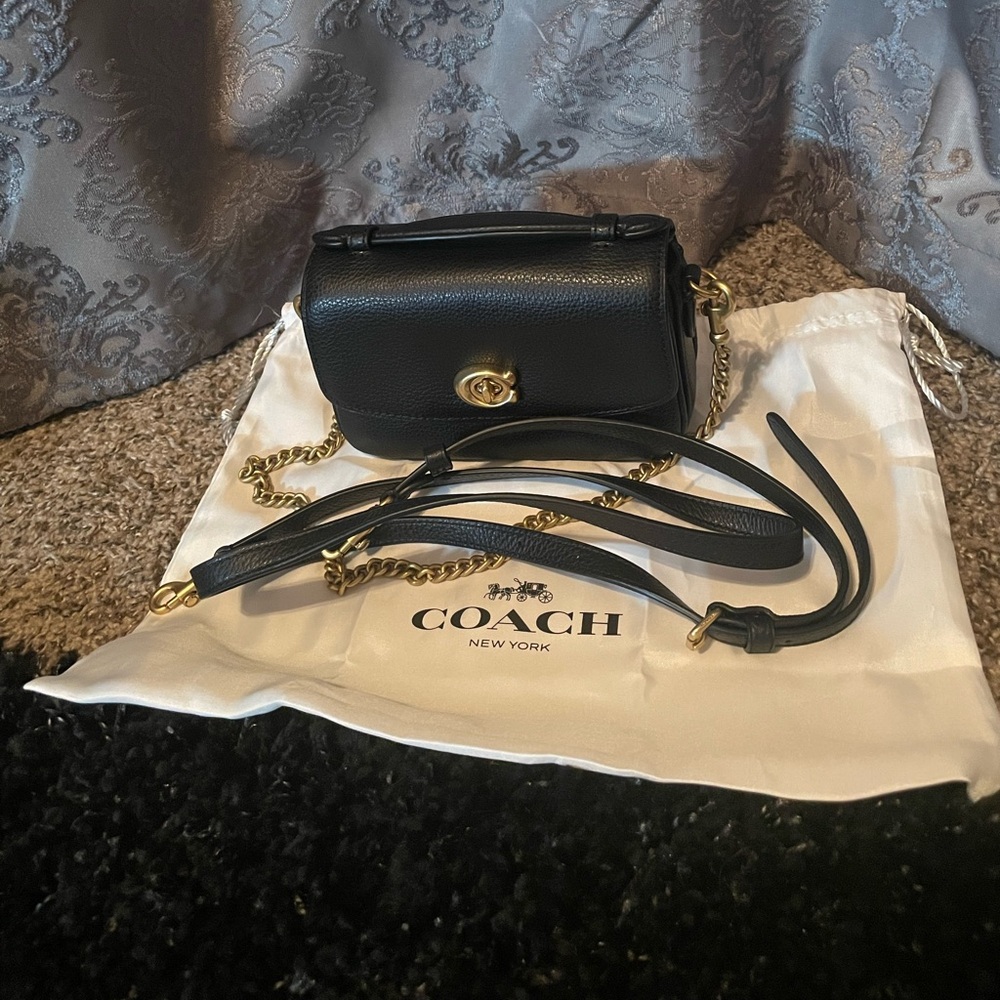 COACH Cassie 17 crossbody bag